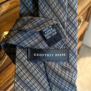 Pair of two rare vintage men’s 100% silk designer neckties Geoffrey Beene